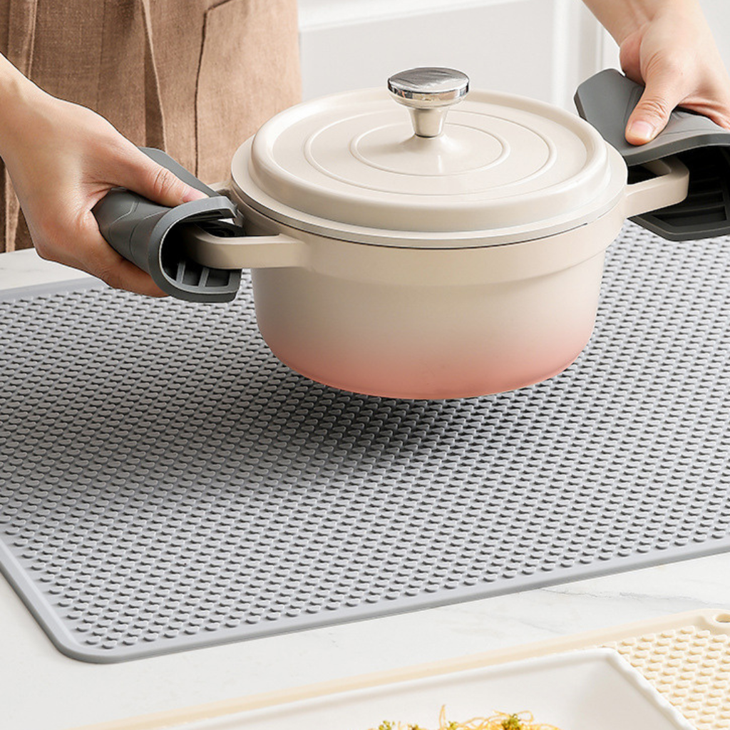 Anti-Slip Silicone Draining & Heat Protection Mat